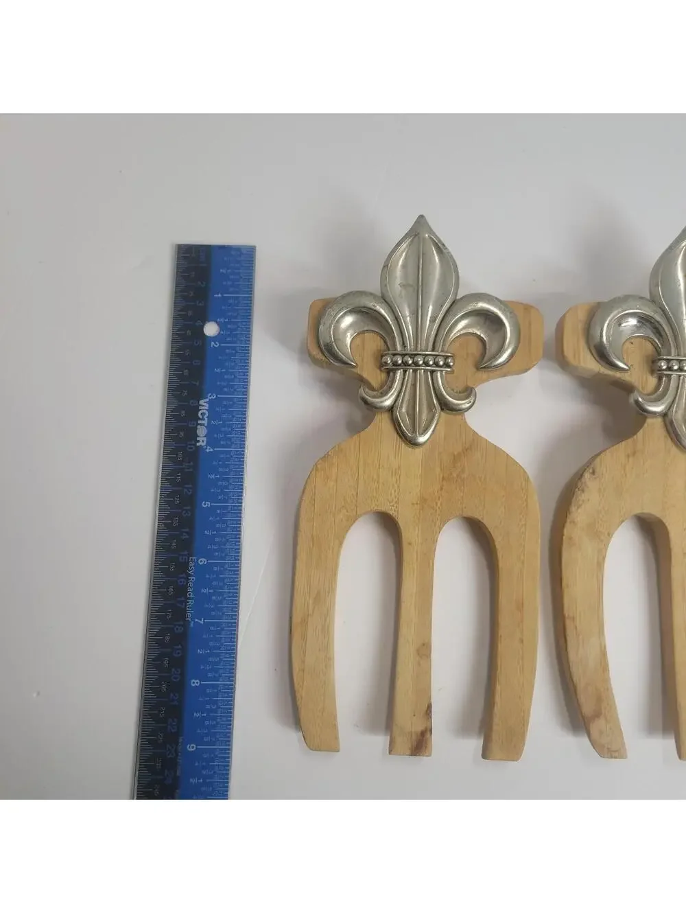 Bamboo Salad Hands Claws Serving Utensils w/ silver Metal Fleur De Lis Wood 2